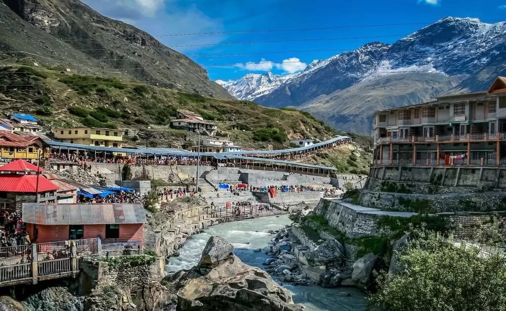 The Connection Between Char Dham Yatra and Ayurveda: A Journey of Healing — Char Dham Yatra