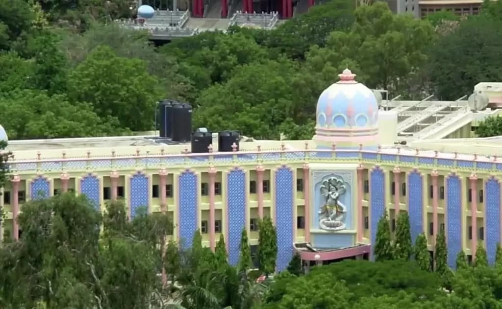 Puttaparthi Prasanthi Nilayam: Importance, Timings, and History