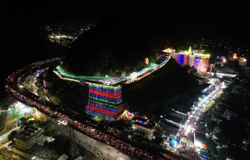 Dussehra 2025 in Vijayawada: A Grand Celebration at Sri Durga Malleswara Swamy Varla Devasthanam — Navaratri 2025