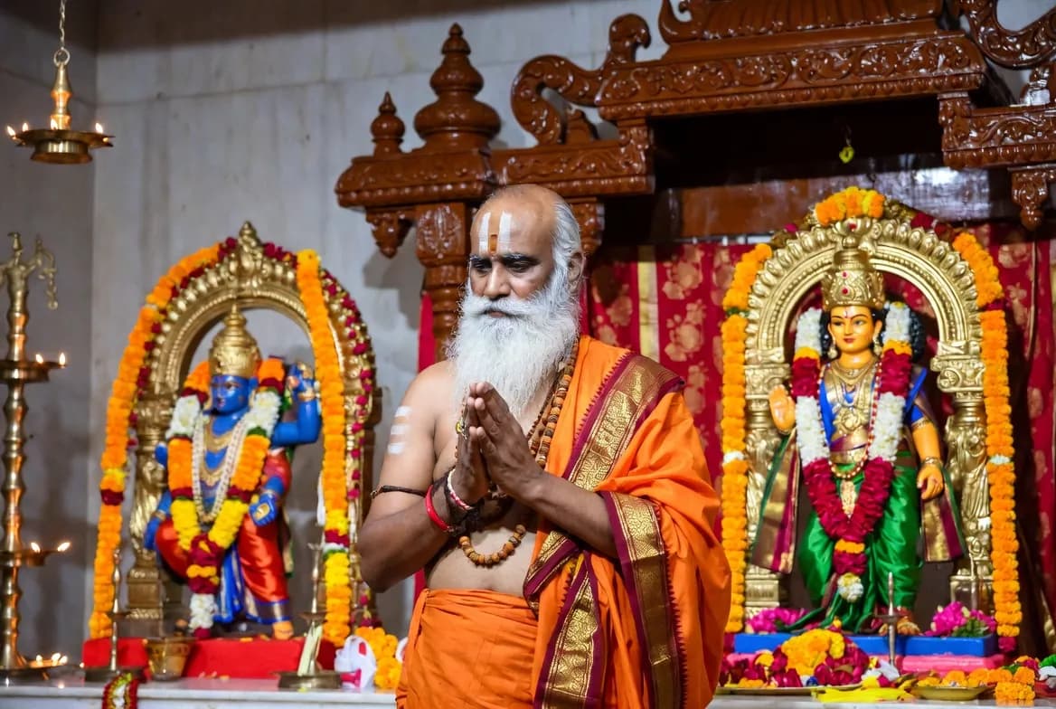 Hindu Temple Hiring Pujari & Archaka – USA Latest