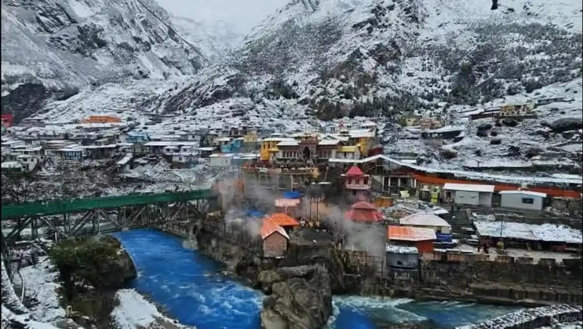Uttarakhand: Kedarnath Dham Witnesses Second Snowfall of Winter 2026