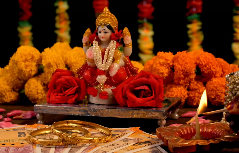 Sri Maha Lakshmi Strotram: Importance and How to Chant — Pooja, Slokas and Mantras
