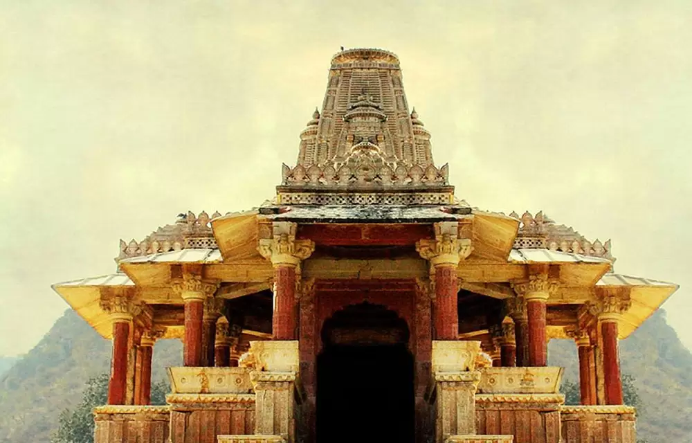 Ghosts in Hindu Temples – Sacred Spaces and Supernatural Stories