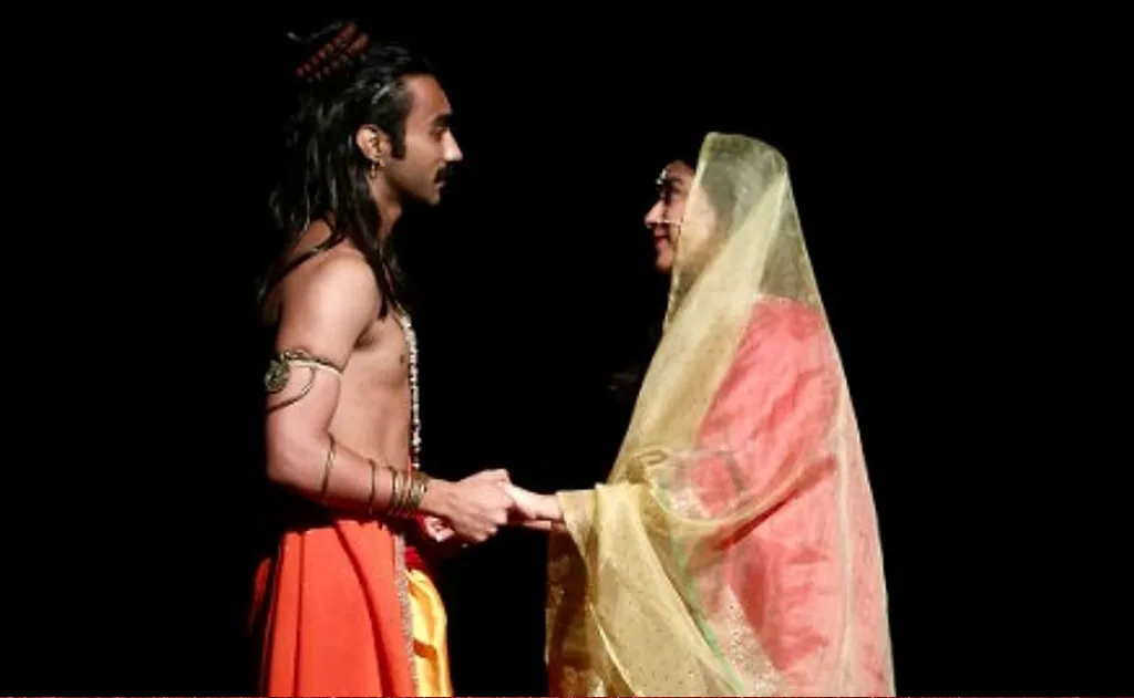 Pakistani Theater Group Earns Acclaim for Ramayana Performance