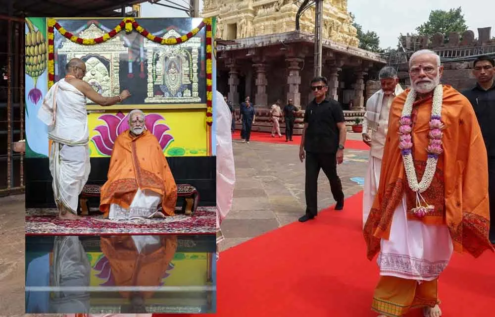PM Modi Srisailam Temple Visit: Offers Prayers at Bhramaramba Mallikarjuna Swamy Devasthanam for India's Prosperity