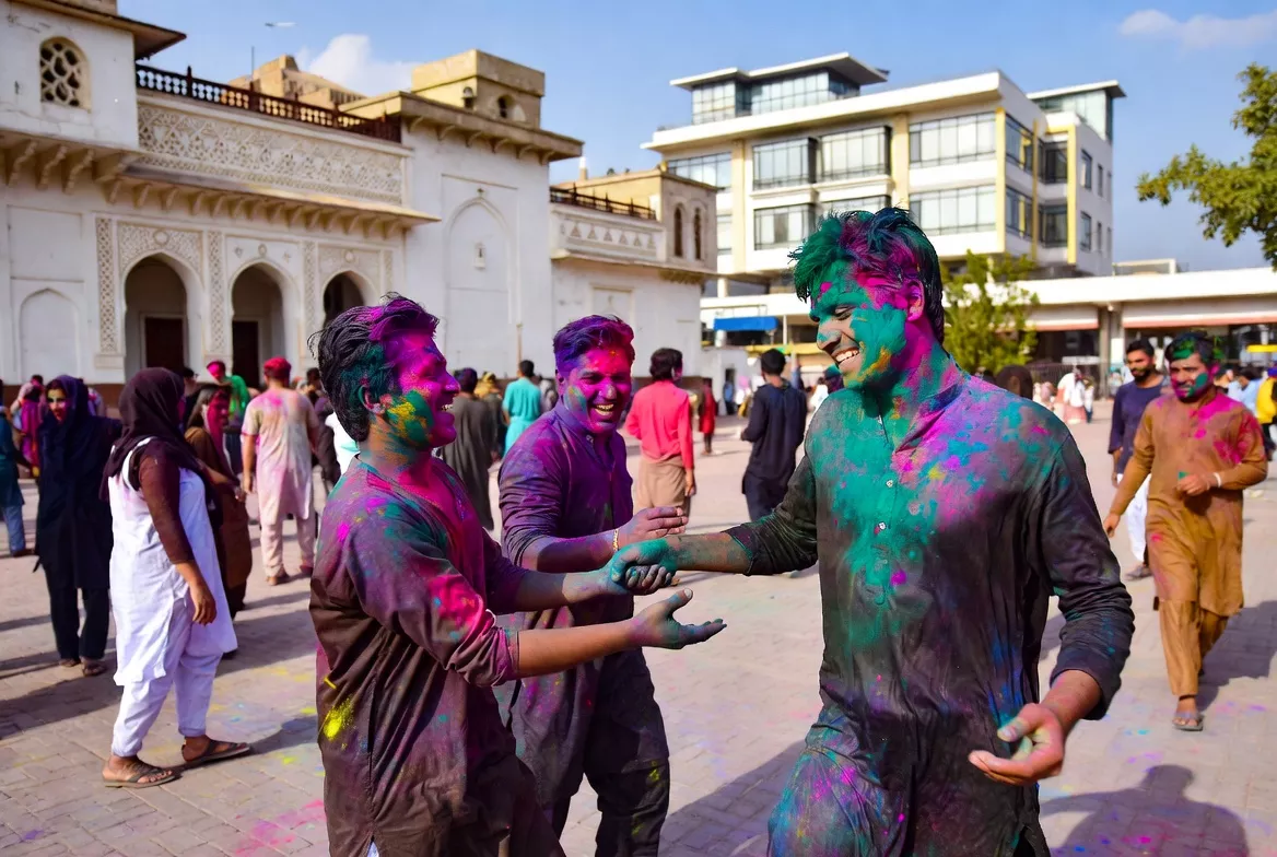 Holi Celebrations in Pakistan: A Vibrant Display of Hindu Culture and Harmony