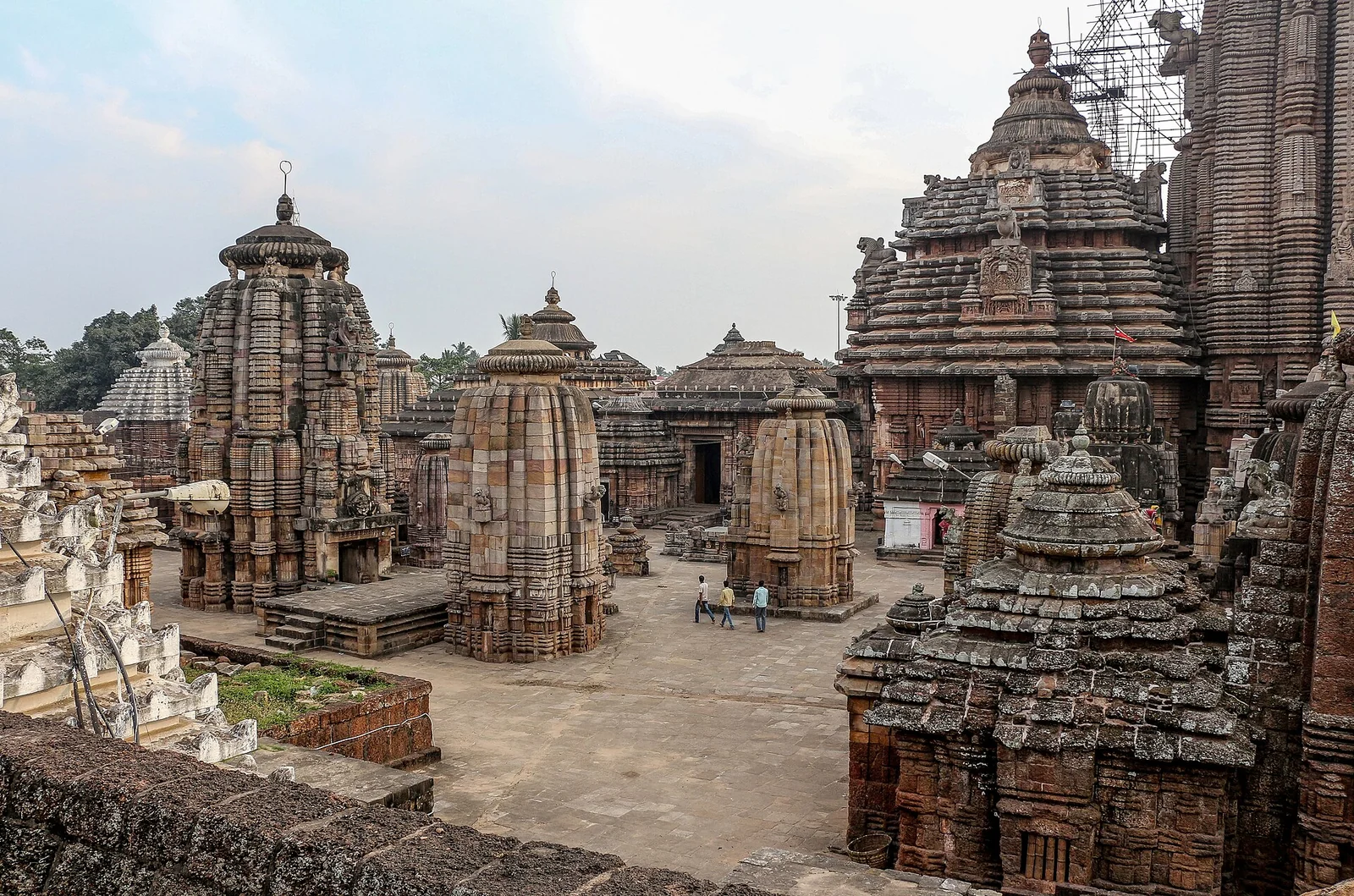 Lingaraja: Divine Mysteries & Soul-Stirring Miracles of the Eleventh-Century Shiva-Vishnu Temple at Bhubaneswar