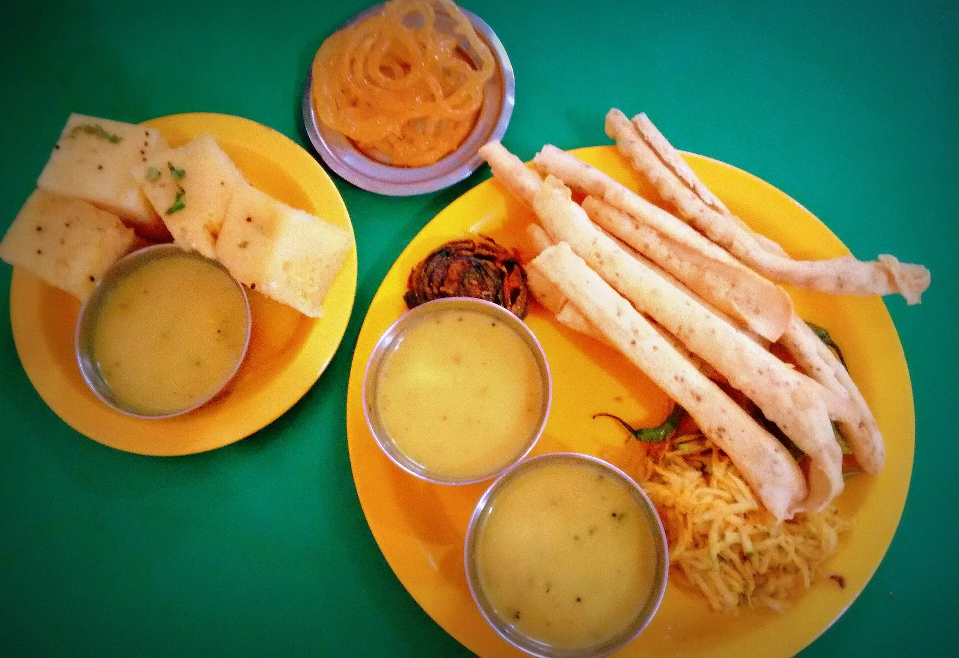 Fafda-Jalebi Recipe for Dussehra 2026: Crisp Fafda, Jalebi, Sambharo and Kadhi Chutney — Recipes