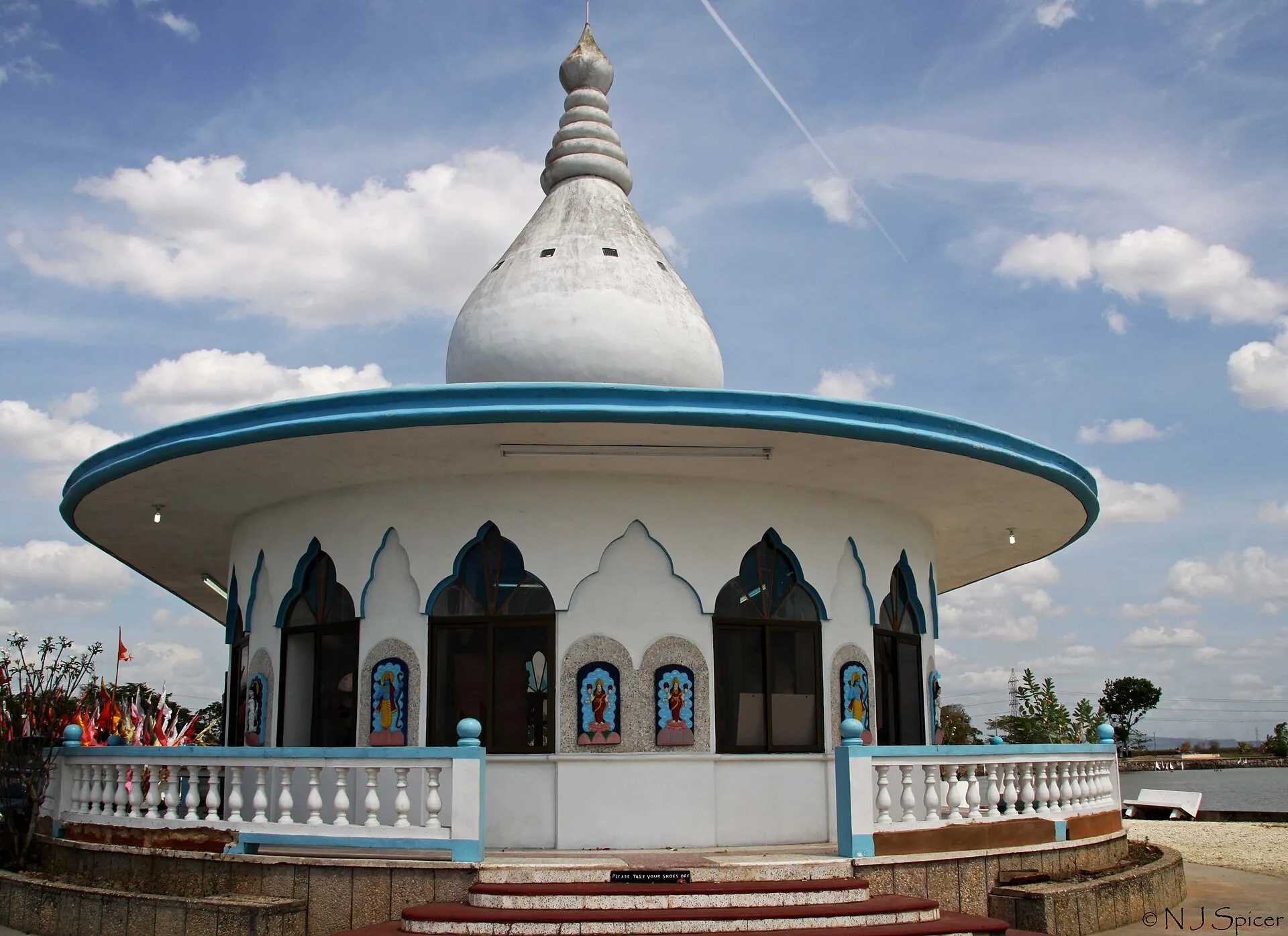 Famous Hindus of the Caribbean: Prime Ministers, Presidents, Pandits and Cricketers from Trinidad and Tobago, Guyana and Suriname