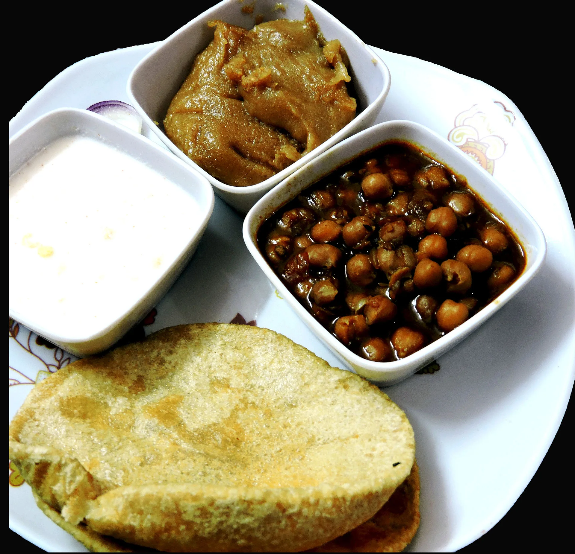 Kanya Pujan Prasad Recipe: Suji Halwa, Puri and Kale Chane for Ashtami and Navami 2026 — Recipes