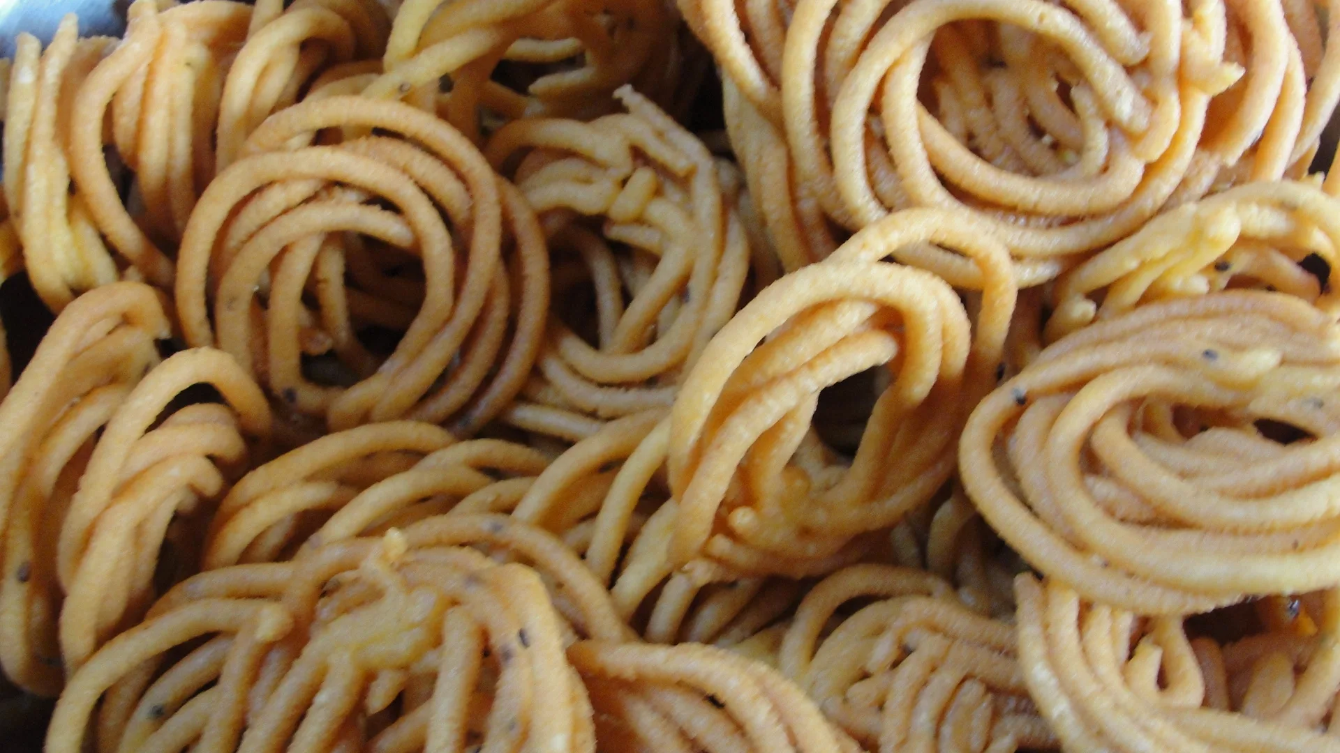 Tamil Deepavali Recipes 2026: Murukku, Adhirasam, Ribbon Pakoda and Rava Laddu — Recipes