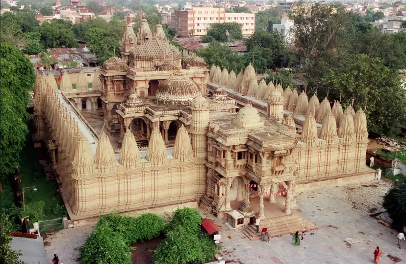 Hutheesing (Hathisinh) Jain Temple