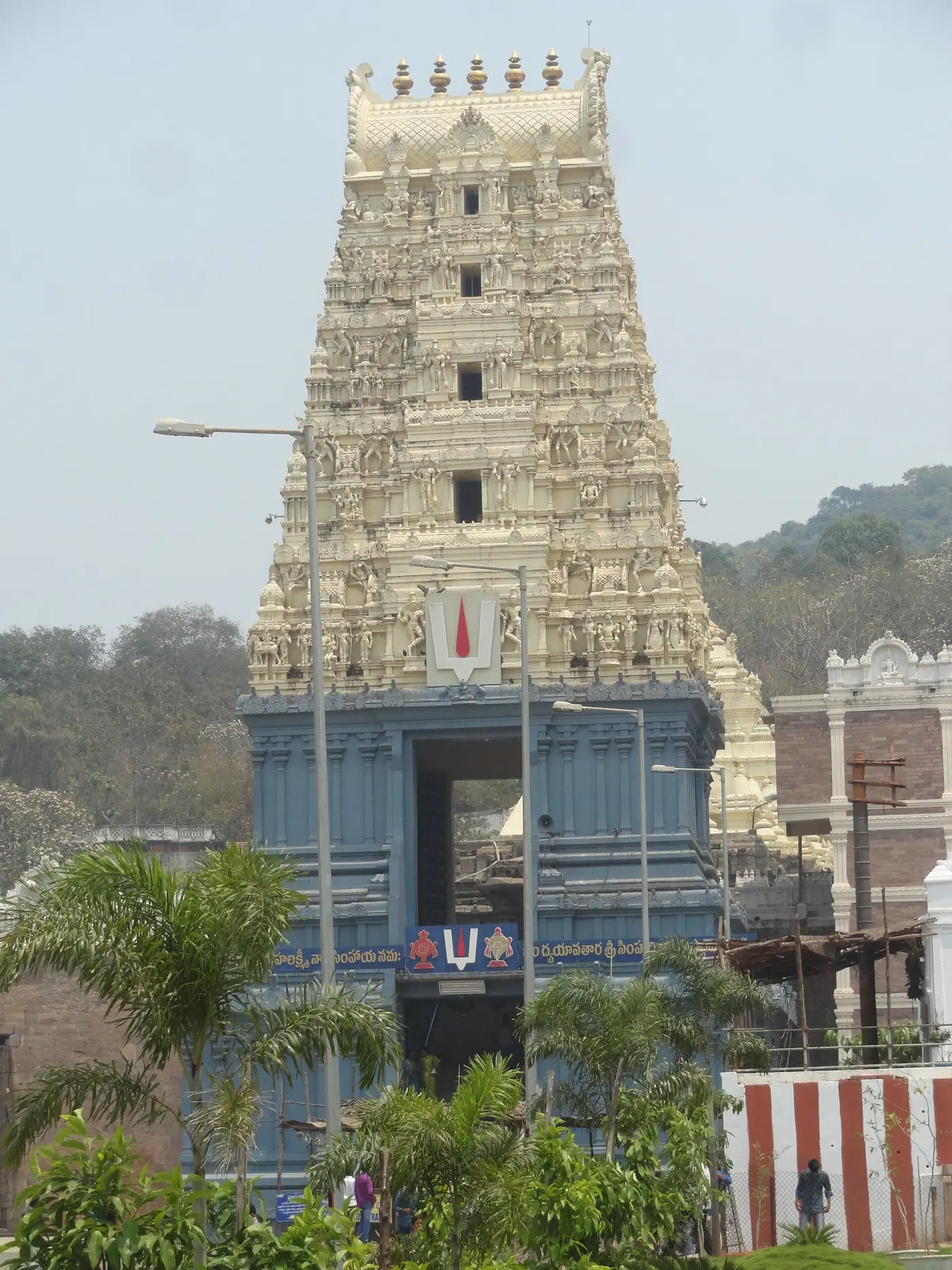 Famous Temples in Andhra Pradesh: A Source-Checked Guide from Tirumala and Simhachalam to Srikurmam, Lepakshi and Kanipakam — Temples