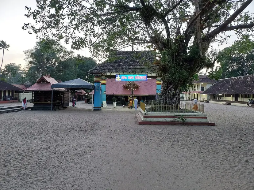 Thiruvizha Mahadeva Temple